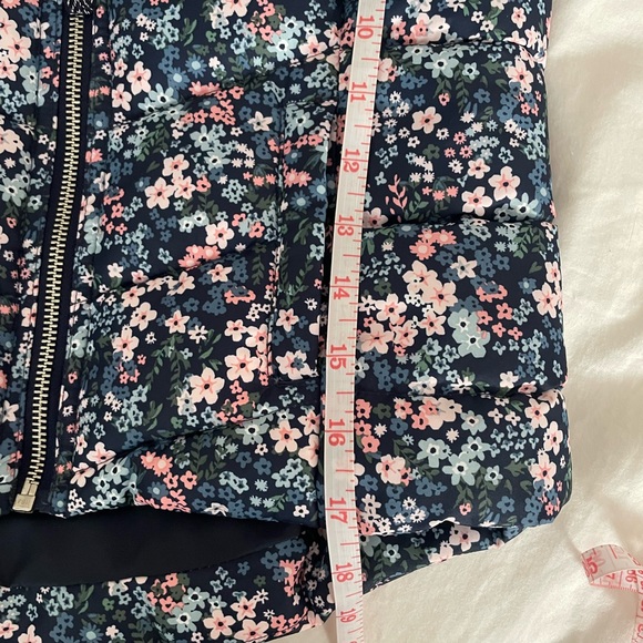 NWOT PUFFER VEST JACKET 7/8 - Picture 4 of 10